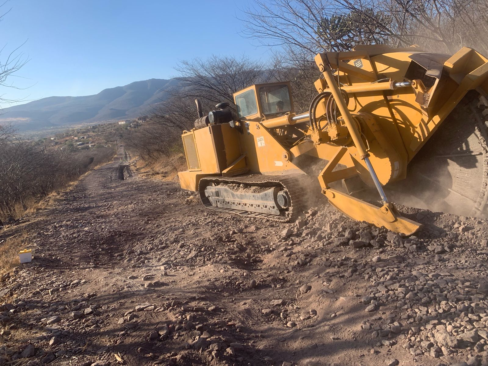 Zanjado en terreno rocoso, Infraestructura lineal